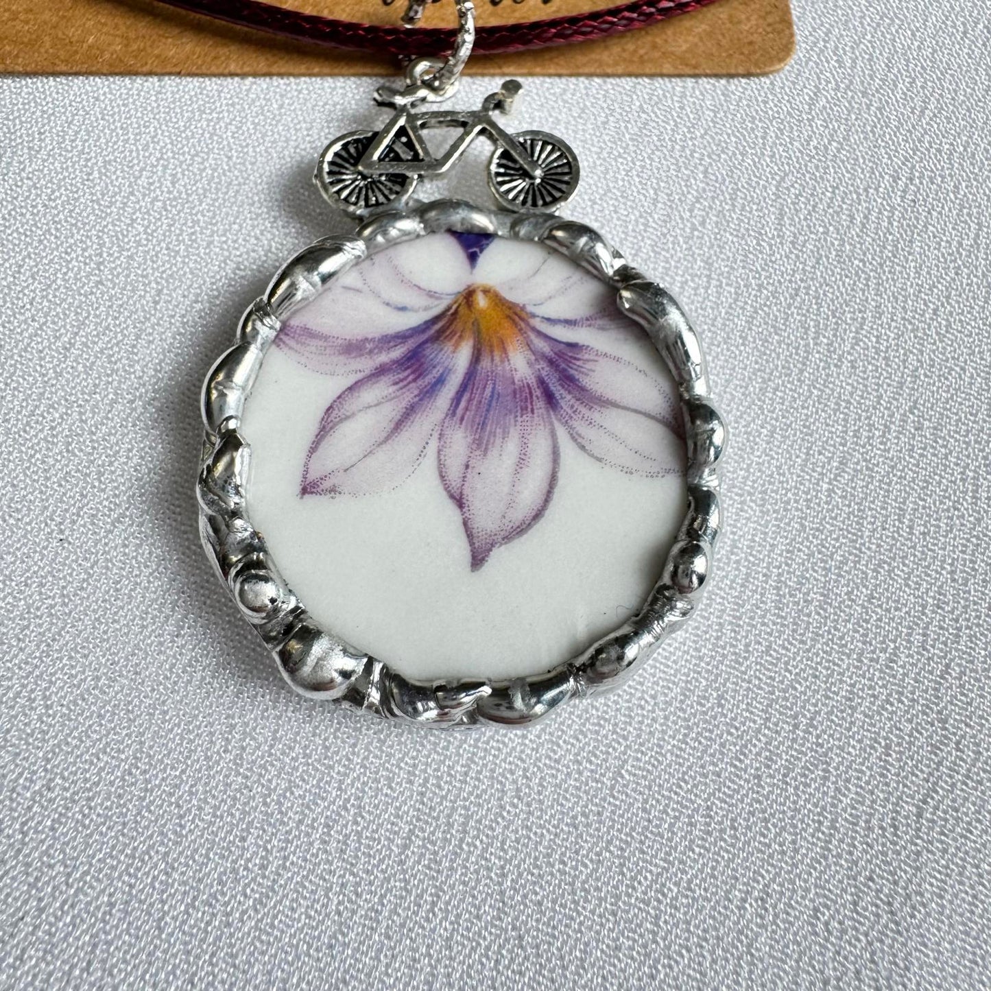 Vintage China Jewelry Set – Pendant & Earrings – Handmade Gift with floral design in silver-toned bezel.